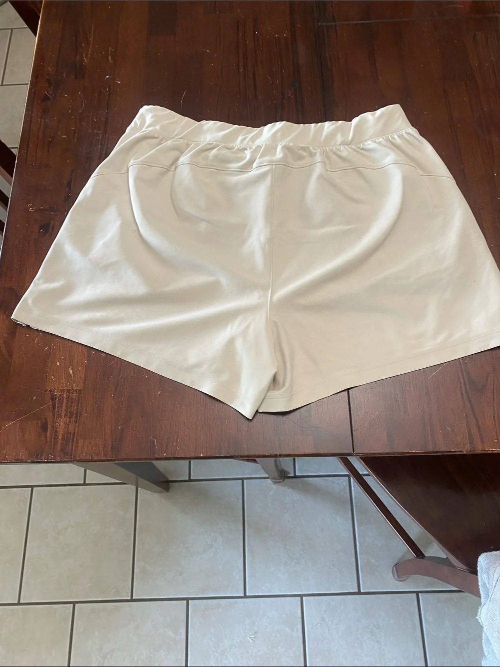 Old Navy Women's Light Cream Drawstring Athletic Shorts
